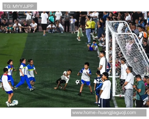 足球天下2全新赛季来袭球迷热情高涨期待精彩对决